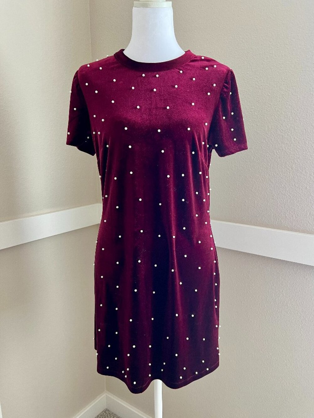 City Triangles vintage burgundy velvet dress with faux pearls/Size Sm